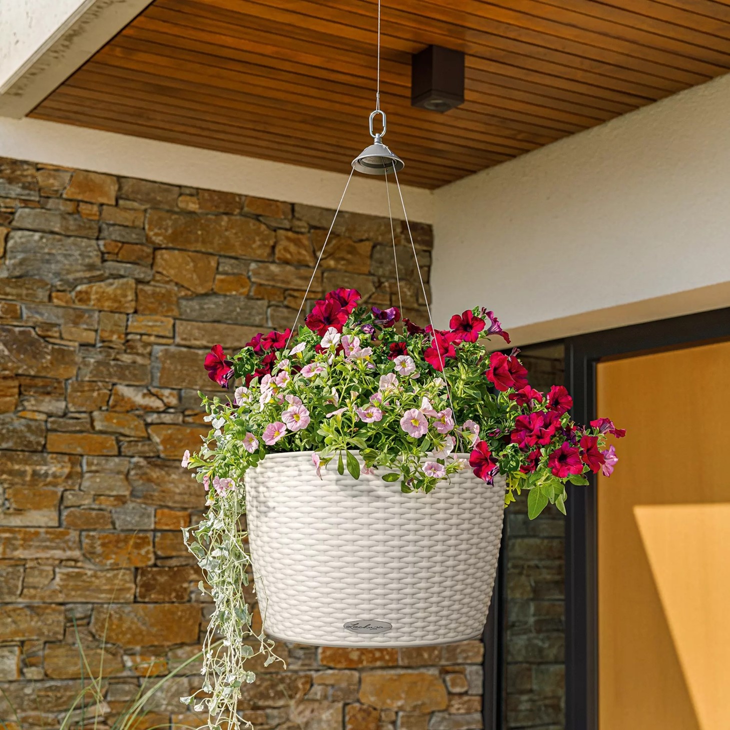 Cottage Weave Hanging Basket